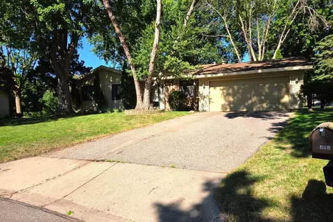 3404 Red Oak Cir N, Burnsville, MN 55337