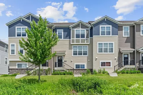2857 Lexington Pl N, Roseville, MN 55113