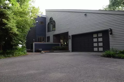 15120 Chestnut Cir, Burnsville, MN 55306