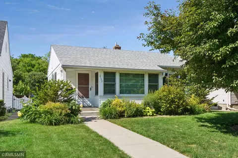 2133 Highland Pkwy, Saint Paul, MN 55116