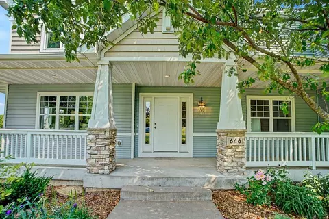 646 Tribute Pkwy, River Falls, WI 54022