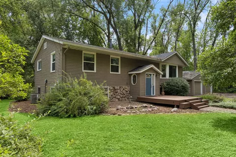3260 Snelling Ave N, Arden Hills, MN 55112