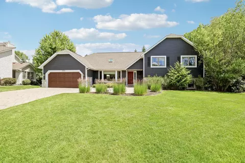10820 46th Pl N, Plymouth, MN 55442