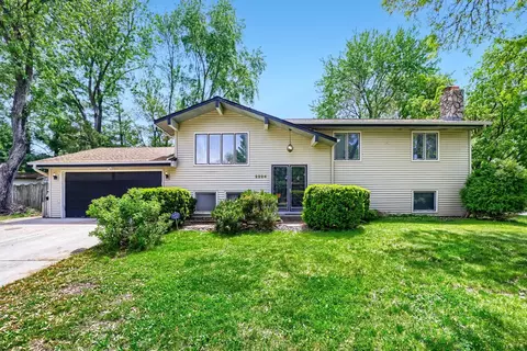 2284 Standridge Ave, Maplewood, MN 55109