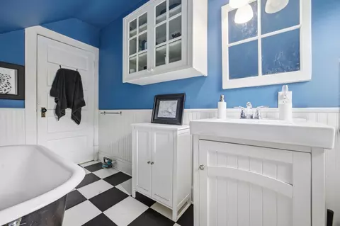 Bath - 1041 5th St N, Fargo, ND 58102 photo 2 of 3