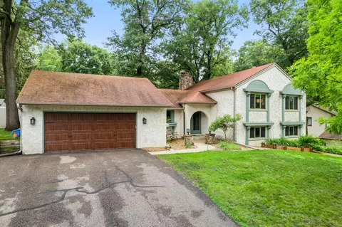 8119 Lower 129th Ct, Apple Valley, MN 55124