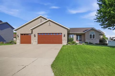 2405 Watertower Ln, Owatonna, MN 55060