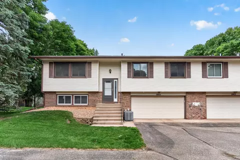 5955 Fernwood St, Shoreview, MN 55126