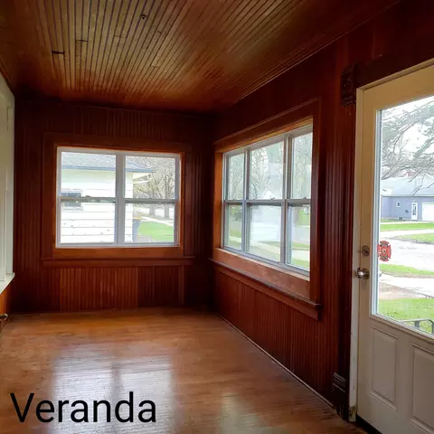 Exterior - 310 4th Ave SE, Mapleton, MN 56065 photo 3 of 4
