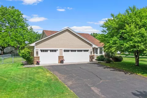 9840 Kirkwood Ln N, Maple Grove, MN 55369