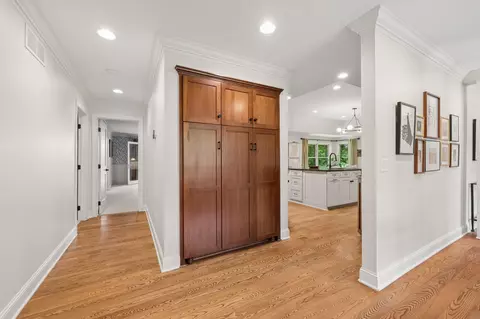 Entry Way - 3470 Hamilton Ave, Wayzata, MN 55391 photo 3 of 5
