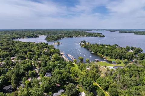 View/Area - 3470 Hamilton Ave, Wayzata, MN 55391 photo 5 of 6