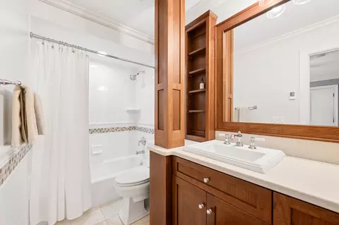 Bath - 3470 Hamilton Ave, Wayzata, MN 55391 photo 4 of 7