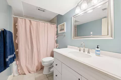 Bath - 3470 Hamilton Ave, Wayzata, MN 55391 photo 7 of 7