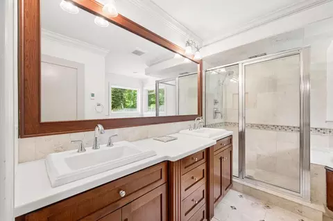 Bath - 3470 Hamilton Ave, Wayzata, MN 55391 photo 1 of 7