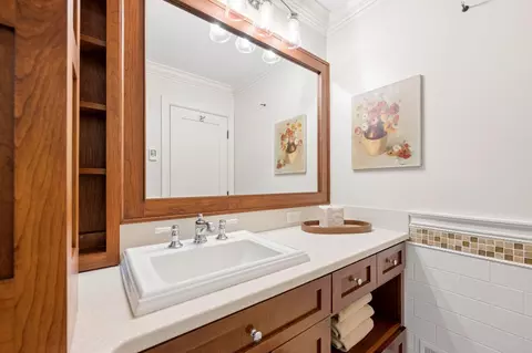 Bath - 3470 Hamilton Ave, Wayzata, MN 55391 photo 5 of 7
