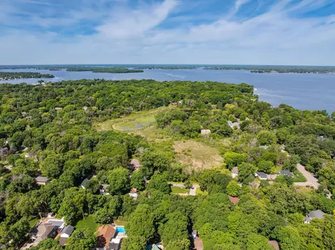 View/Area - 3470 Hamilton Ave, Wayzata, MN 55391 photo 2 of 6