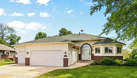 1505 14th St SE, Forest Lake, MN 55025