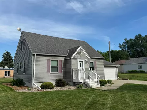 405 N 11th St, Olivia, MN 56277