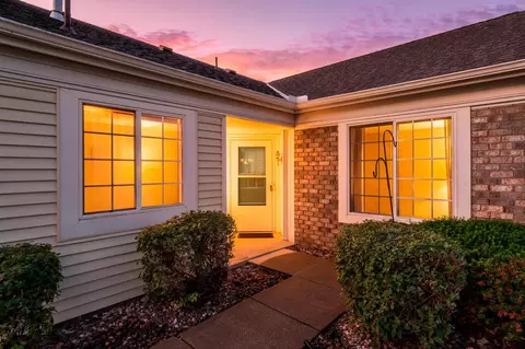 9274 Prairieview Trl N, Champlin, MN 55316