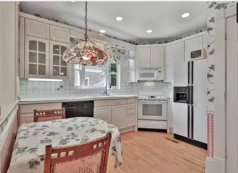 Kitchen - 5865 Eureka Rd, Shorewood, MN 55331 photo 2 of 3