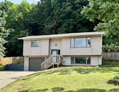509 Mill St E, Cannon Falls, MN 55009