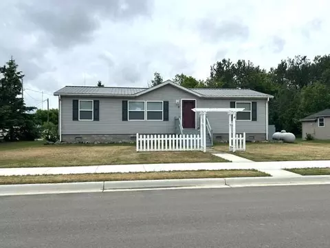 8 6th Ave NW, Deer River, MN 56636
