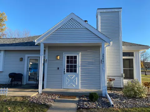 2217 Valleyhigh Dr NW, Rochester, MN 55901