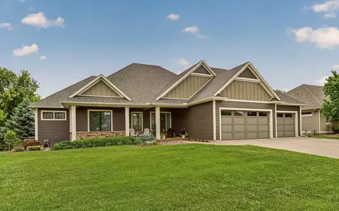 2022 Shannon Oaks Blvd NE, Rochester, MN 55906