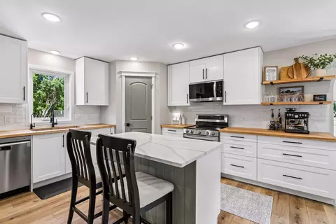 Kitchen - 23495 Water St, Hampton, MN 55031 photo 1 of 5