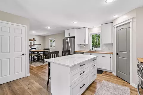 Kitchen - 23495 Water St, Hampton, MN 55031 photo 4 of 5