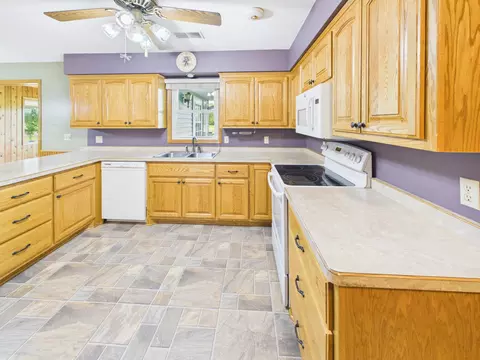 Kitchen - 32814 Spunk Tree Cir, Avon, MN 56310 photo 1 of 4