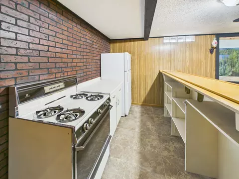 Kitchen - 32814 Spunk Tree Cir, Avon, MN 56310 photo 4 of 4