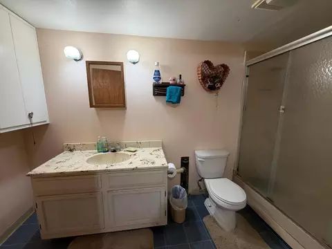 Bath - 405 S 3rd St, Oakes, ND 58474 photo 3 of 3
