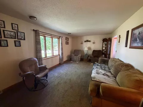 Living - 405 S 3rd St, Oakes, ND 58474 photo 1 of 2