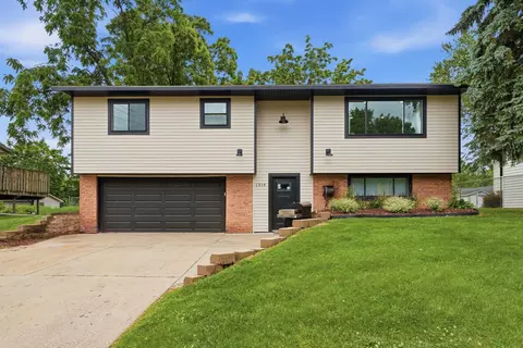 1319 15th St W, Hastings, MN 55033
