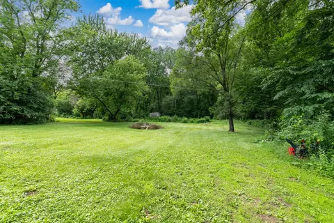 Exterior - 994 Rabbit Rd, Saint Peter, MN 56082 photo 2 of 3