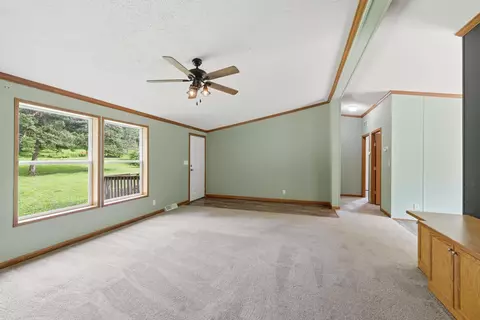 Living - 994 Rabbit Rd, Saint Peter, MN 56082 photo 3 of 3