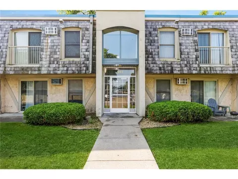 941 11th Ave S #2, Hopkins, MN 55343