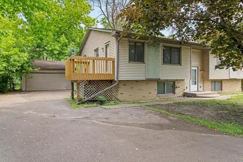 6266 15th St N, Oakdale, MN 55128