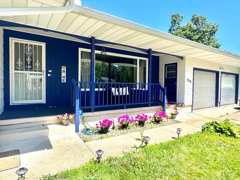 1516 Wellington Cres, Faribault, MN 55021