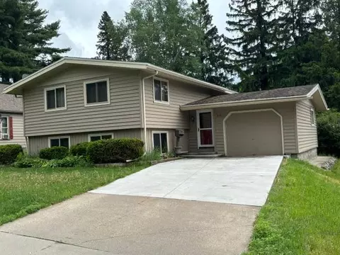 316 NE 8th St, Grand Rapids, MN 55744