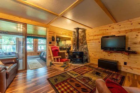 Living - 91009 Duffy Is, Tower, MN 55790 photo 2 of 3