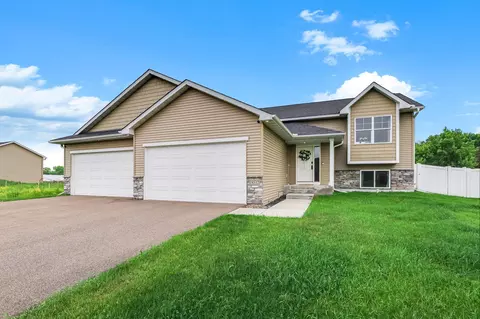 18532 Salem St NW, Elk River, MN 55330