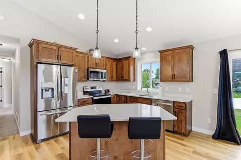 18532 Salem St NW, Elk River, MN 55330