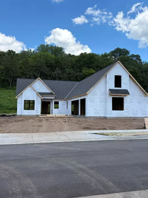 2424 Simply Living Ln, Hudson, WI 54016
