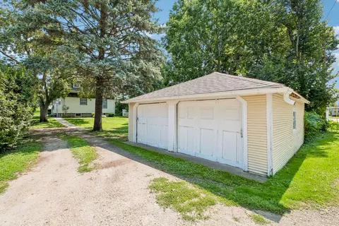 Exterior - 116 Shumway Ave, Faribault, MN 55021 photo 4 of 7