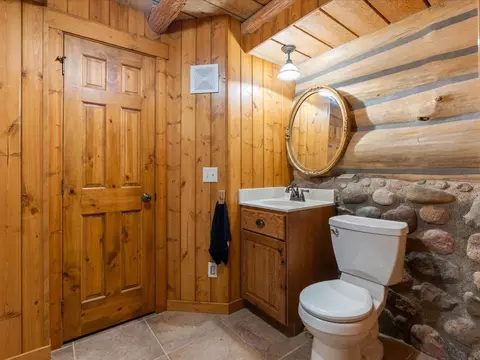 Bath - 23729 Cooley Dr, Brainerd, MN 56401 photo 3 of 3