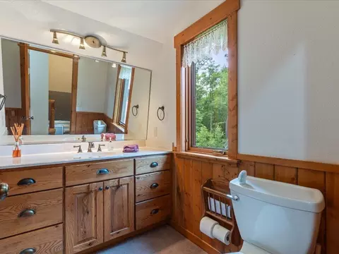 Bath - 23729 Cooley Dr, Brainerd, MN 56401 photo 2 of 3