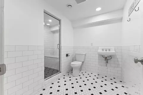Bath - 8100 Oakmere Rd, Bloomington, MN 55438 photo 5 of 8